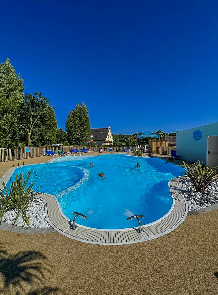 espace aquatique dedie aux enfants et adultes